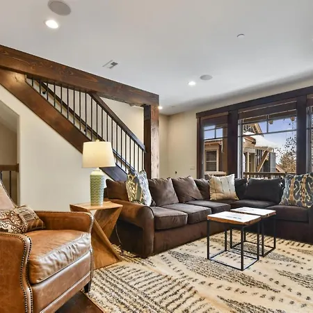 Silver Star #103 - 3 Bed Th